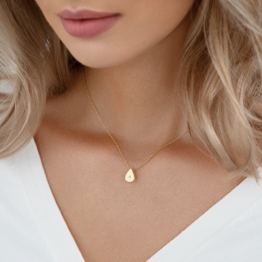 Teardrop Necklace in Gold